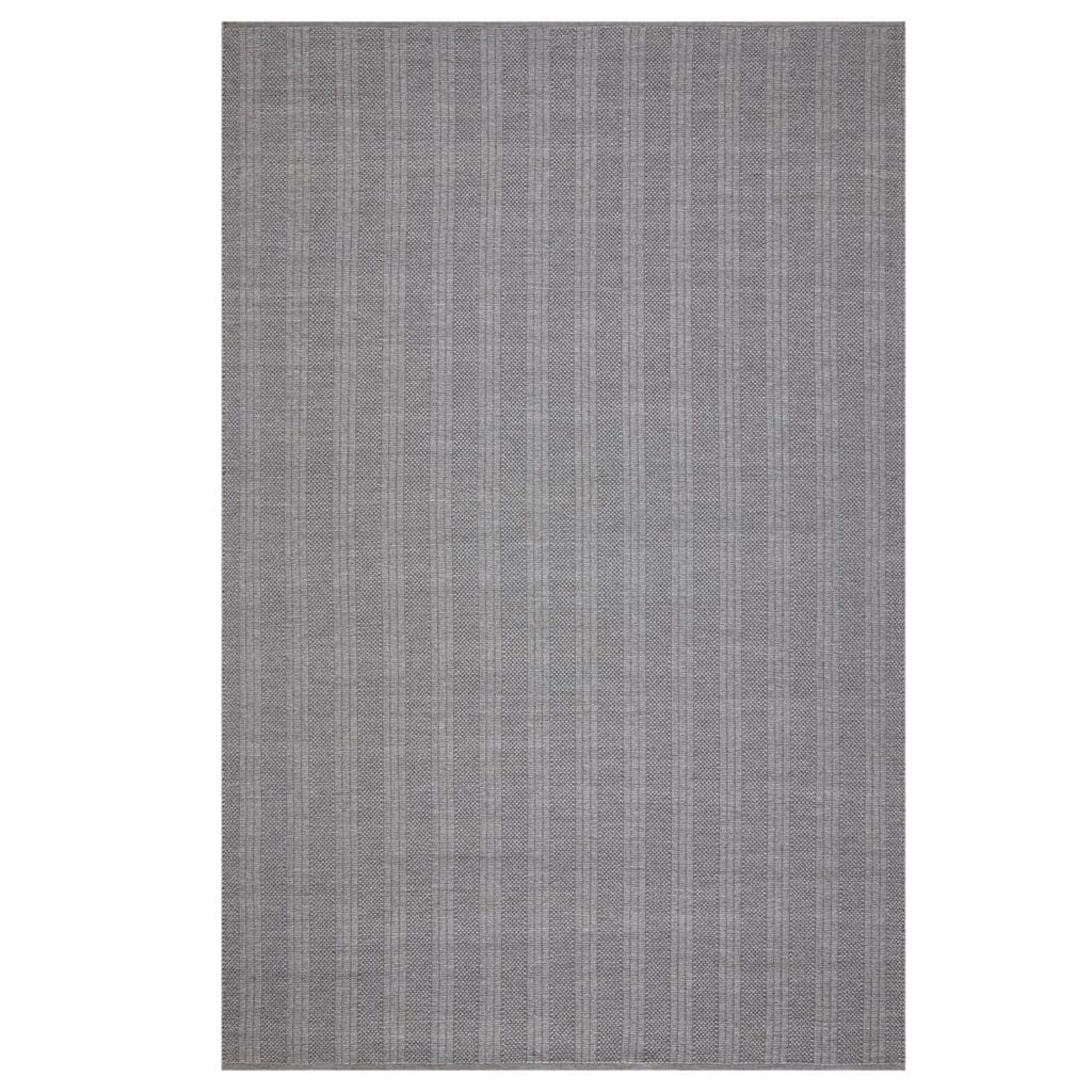 Inspired by the colour and texture of the majestic African elephant, this handwoven piece helps you create a warm atmosphere in your indoor and outdoor spaces.