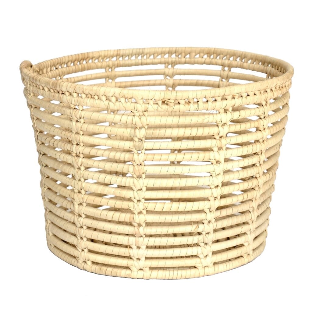 Baskets are a great accessory for your home, best placed near your front door to store bags, shoes and other essentials. Loosely handwoven grass fibre in a light shade that adds a soft, natural touch to any room. Dimensions 27 x 37 cm