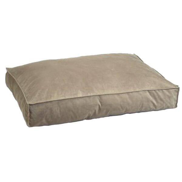 Luxuriously soft velvet cushion for all breeds of dogs to nap in style. Dimensions 100 x 70 x 15 cm