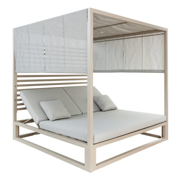Palace Outdoor Canopy Daybed