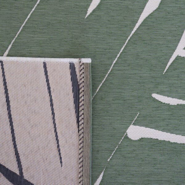 Elevate the aesthetic appeal of undercover outdoor spaces, while offering practicality for everyday use with island style patio rugs. Composed of a blend of 74% polypropylene and 26% polyester, these rugs are made to withstand the rigours of outdoor environments while providing a comfortable, inviting surface. Breezy designs will bring a laid-back feel to any outside area. Available as rectangular and round rugs.