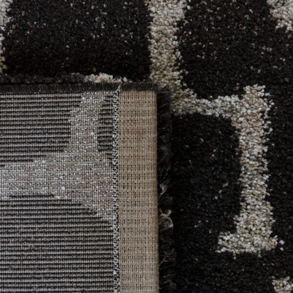 Durable 100% polypropylene shaggy rug made in Belgium, crafted with precision and quality. Their supple yet strong fibres resist wear and tear, making them perfect for high-traffic areas, while their contemporary patterns will instantly refresh living spaces. A practical and stylish choice for modern homes. Available in two sizes.