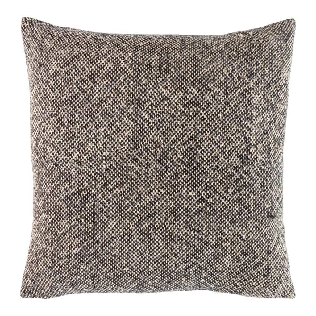 The ideal blend of countryside charm and modern elegance, Tweedish scatters feature covers made of a premium blend of linen and cotton, handwoven to mimic the texture and appearance of timeless tweed. Natural linen fibres imbue these scatters with textural richness, while a YKK metal zip adds a refined finish. Available in six tones, Tweedish scatters will bring warmth and understated luxury to various interior styles. Duck feather-duck down inner included.