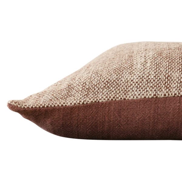 The ideal blend of countryside charm and modern elegance, Tweedish scatters feature covers made of a premium blend of linen and cotton, handwoven to mimic the texture and appearance of timeless tweed. Natural linen fibres imbue these scatters with textural richness, while a YKK metal zip adds a refined finish. Available in six tones, Tweedish scatters will bring warmth and understated luxury to various interior styles. Duck feather-duck down inner included.
